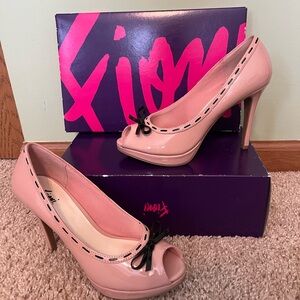 Fiona High Heels 4” Rose Colored with Black Bow And Trim - Size 7